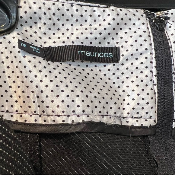 Maurices Ladies 7/8 Black Skirt w/Microdot Pinstriping - Picture 5 of 8